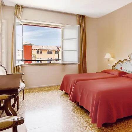 Hotel apartamentowy Residenza Dei Fiori Cannero Riviera