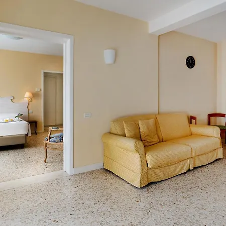 Ξενοδοχείο με διαμερίσματα Residenza Dei Fiori 4*