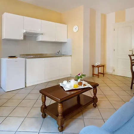 Residenza Dei Fiori Ξενοδοχείο με διαμερίσματα