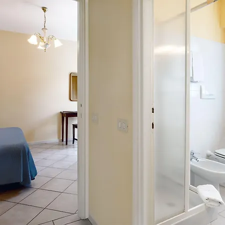 Lägenhetshotell Residenza Dei Fiori Cannero Riviera