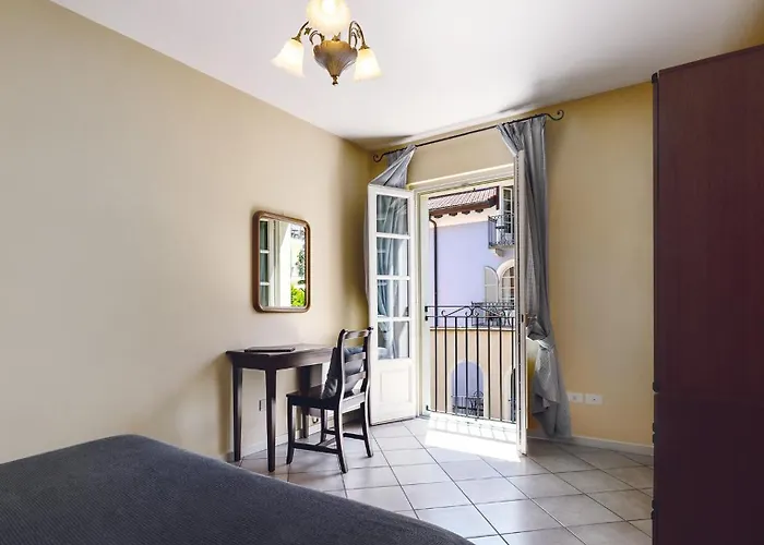 Residenza Dei Fiori 아파트호텔 4*