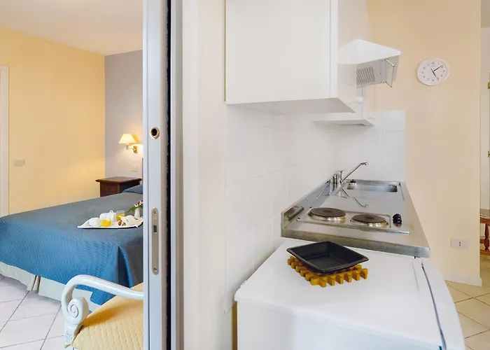 Residenza Dei Fiori Apartmanhotel 4*